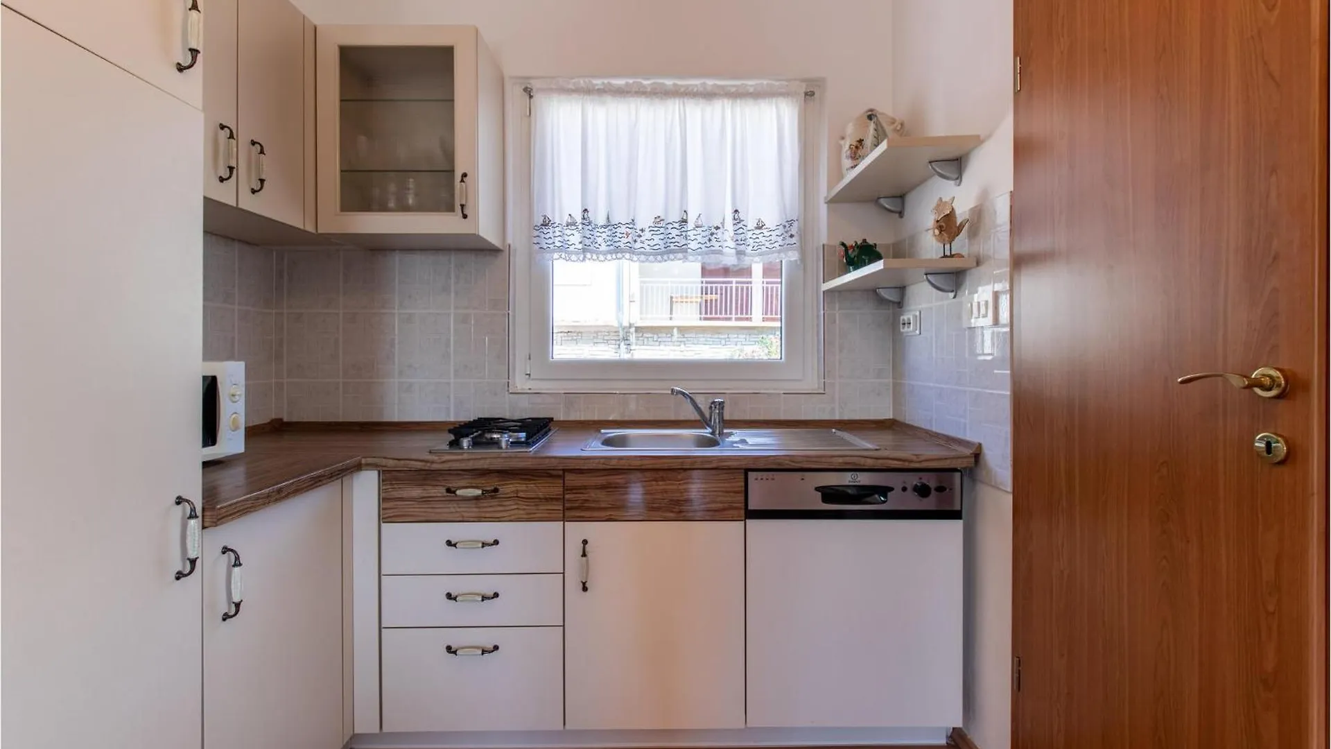 Cozy Home In Maslenica With Kitchen 0*,